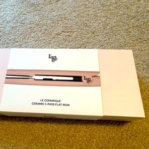 Hair straightener
